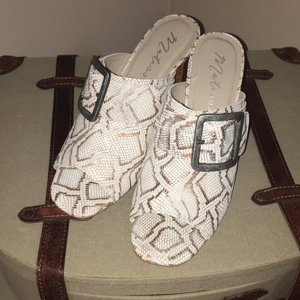 MATISSE SHOES SIZE 9